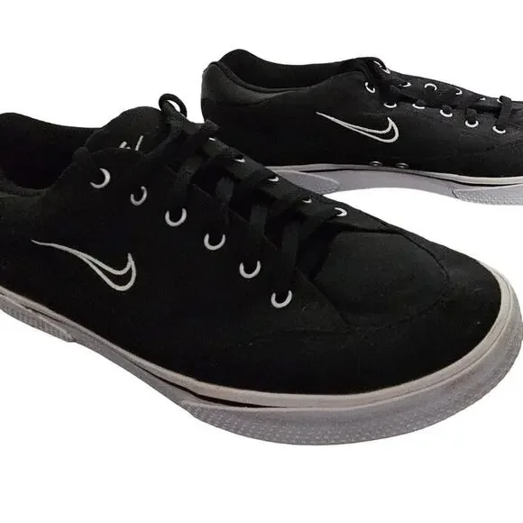 Nike - Picture 2 of 6